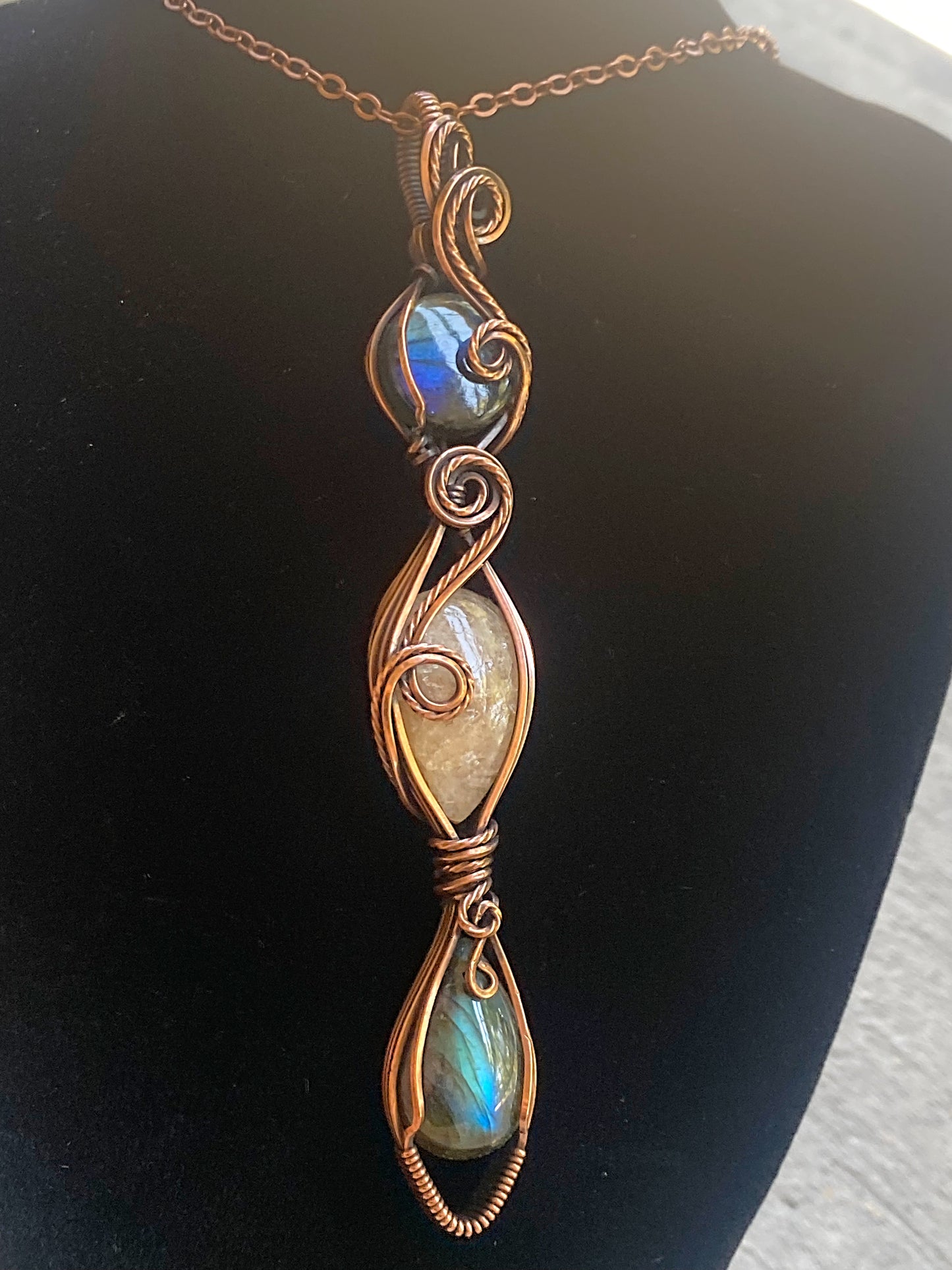 Cassiopeia - Lab and sunstone mix