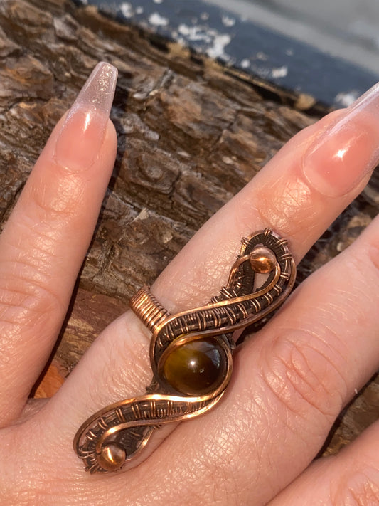 Deep Amethyst Ribbon Ring